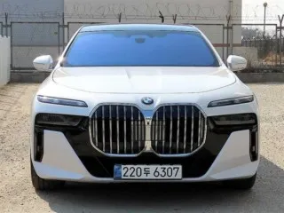 BMW 7시리즈 (G70) 740i xDrive M 스포츠 - 2025년식, 4,440km 매물 인천중고차수입차 매물 사진 4 - BMW 7시리즈 (G70) 740i xDrive M 스포츠, 2025년 4,440km